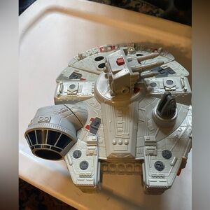 STAR WARS MILLENNIUM FALCON